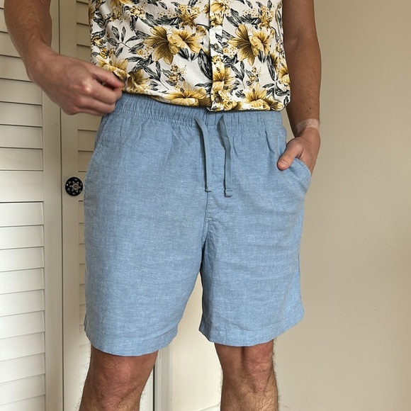 SIZE S / Old Navy / Men's Pull On Draw String / Linen Blend / Light Blue Shorts - Picture 1 of 4